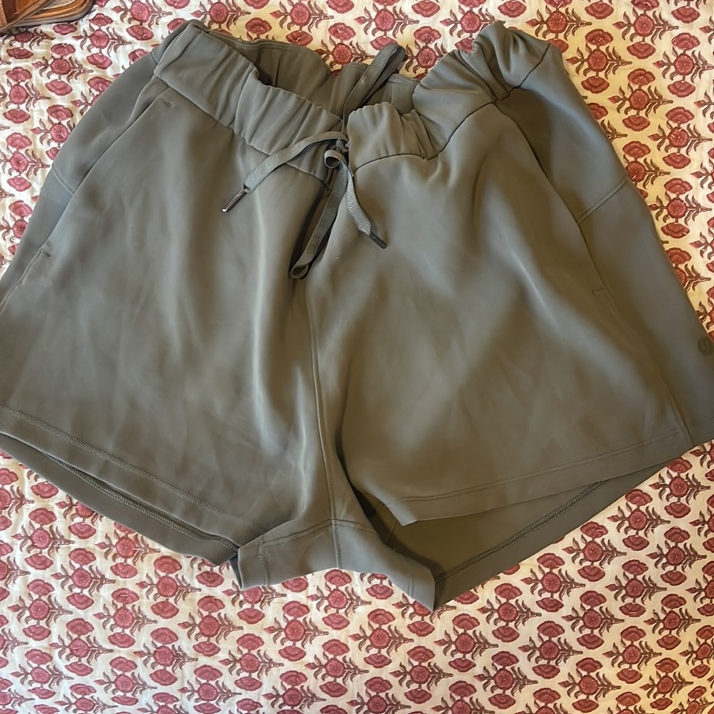 Lululemon On the Fly Shorts, Size 10